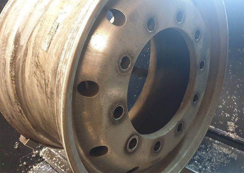 Vorher: LKW-Felge: CNC-Bearbeitung auf der MW28H