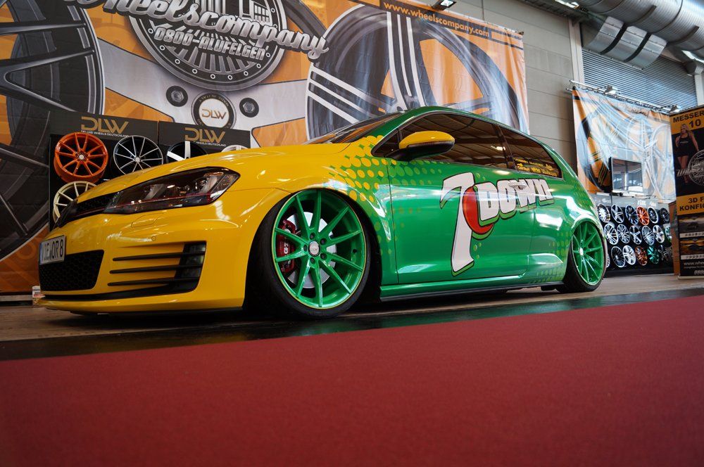 VW Golf VII 7Down auf dem Messestand