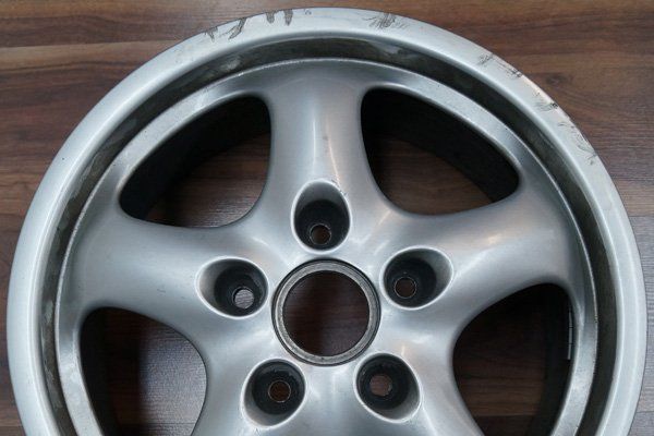 Hochglanzverdichtete BMW-M-Felge